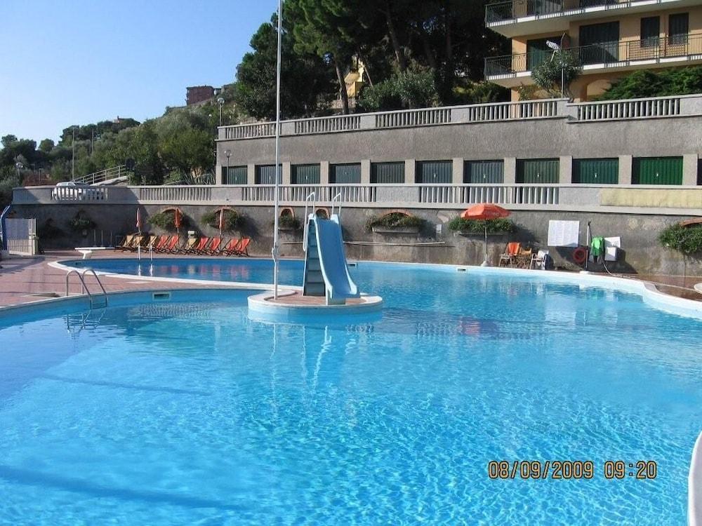 Hotel Paco Pietra Ligure Kültér fotó