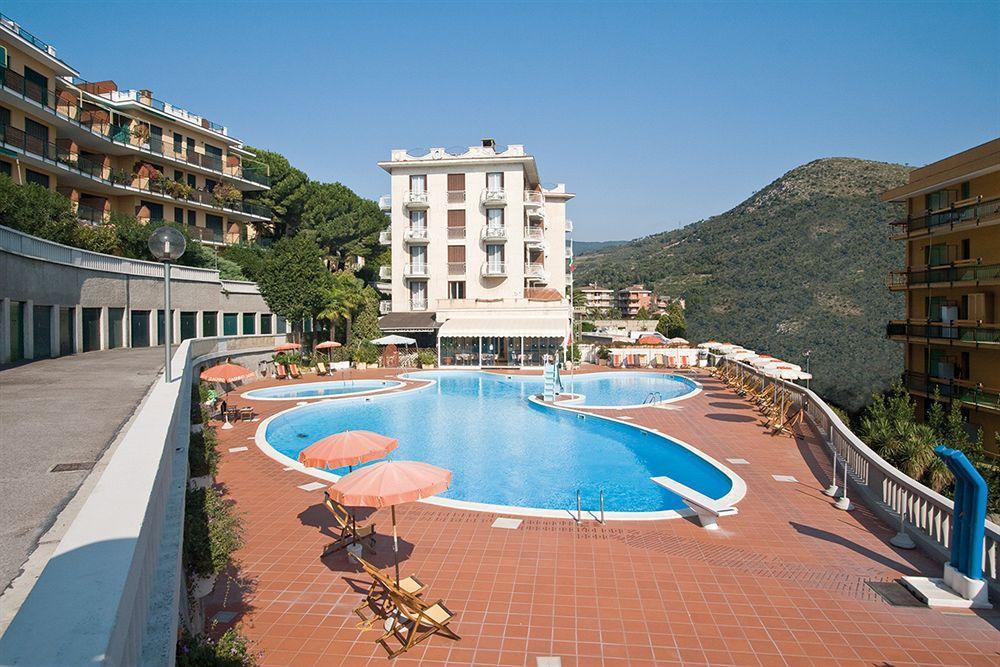 Hotel Paco Pietra Ligure Kültér fotó