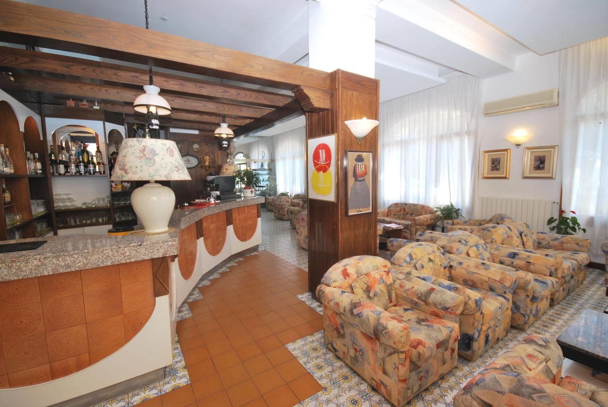 Hotel Paco Pietra Ligure Kültér fotó
